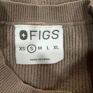 WOMANS FIGS SWEATER
